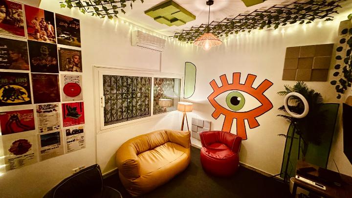 Golden Hour karaoke room